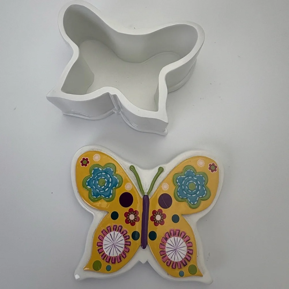 Colorful Butterfly Resin Box - Picture 4 of 9